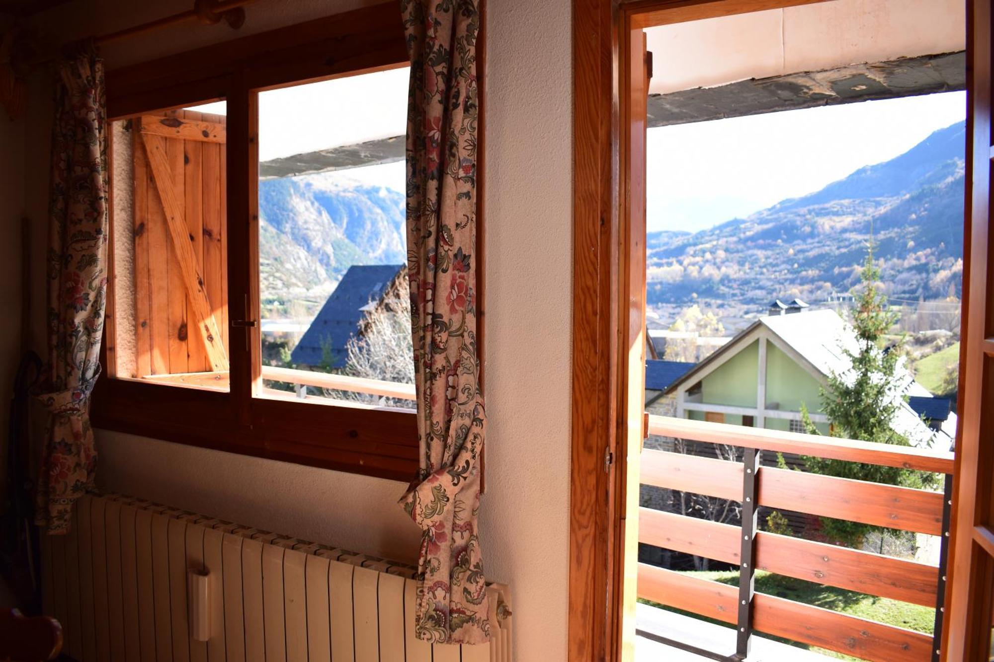 Saliecho Acogedor Apartamento Jardin Y Piscina Sallent de Gállego Exteriör bild