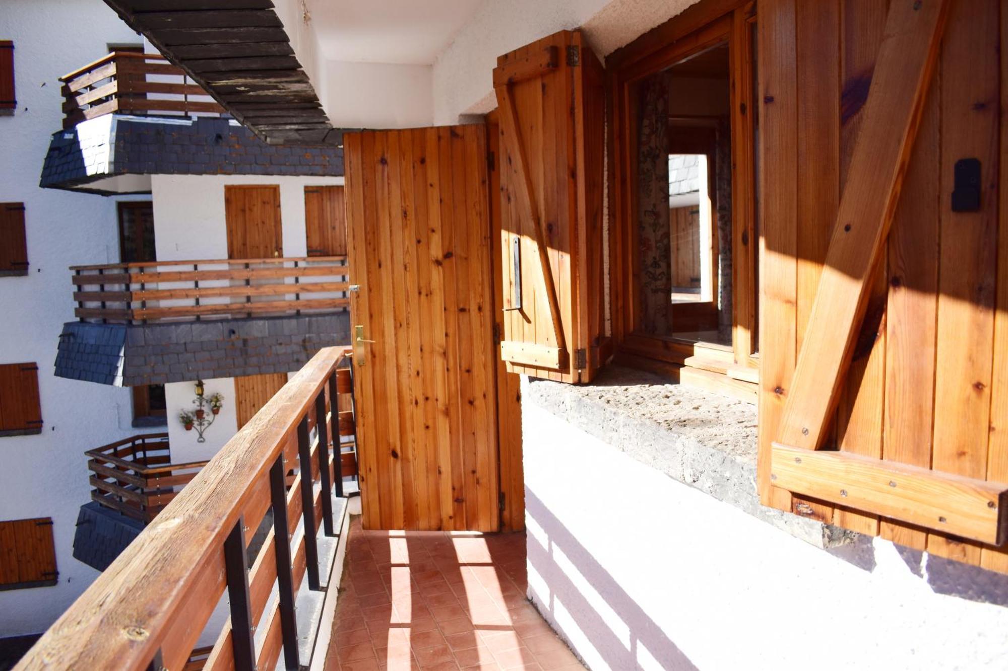 Saliecho Acogedor Apartamento Jardin Y Piscina Sallent de Gállego Exteriör bild